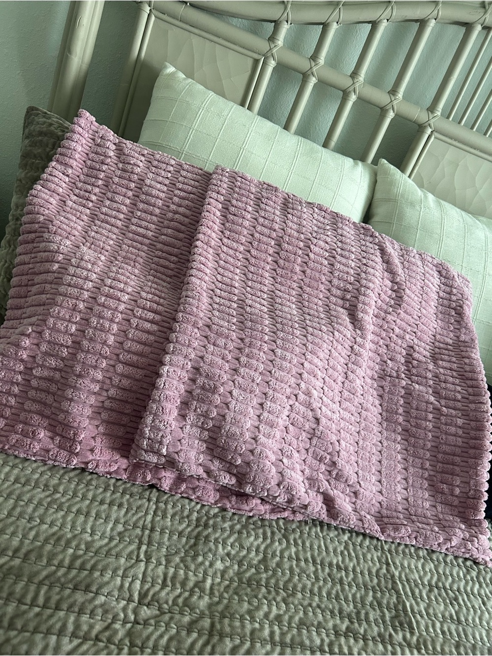NEW Soft Pink Chenille 24x24 Shams